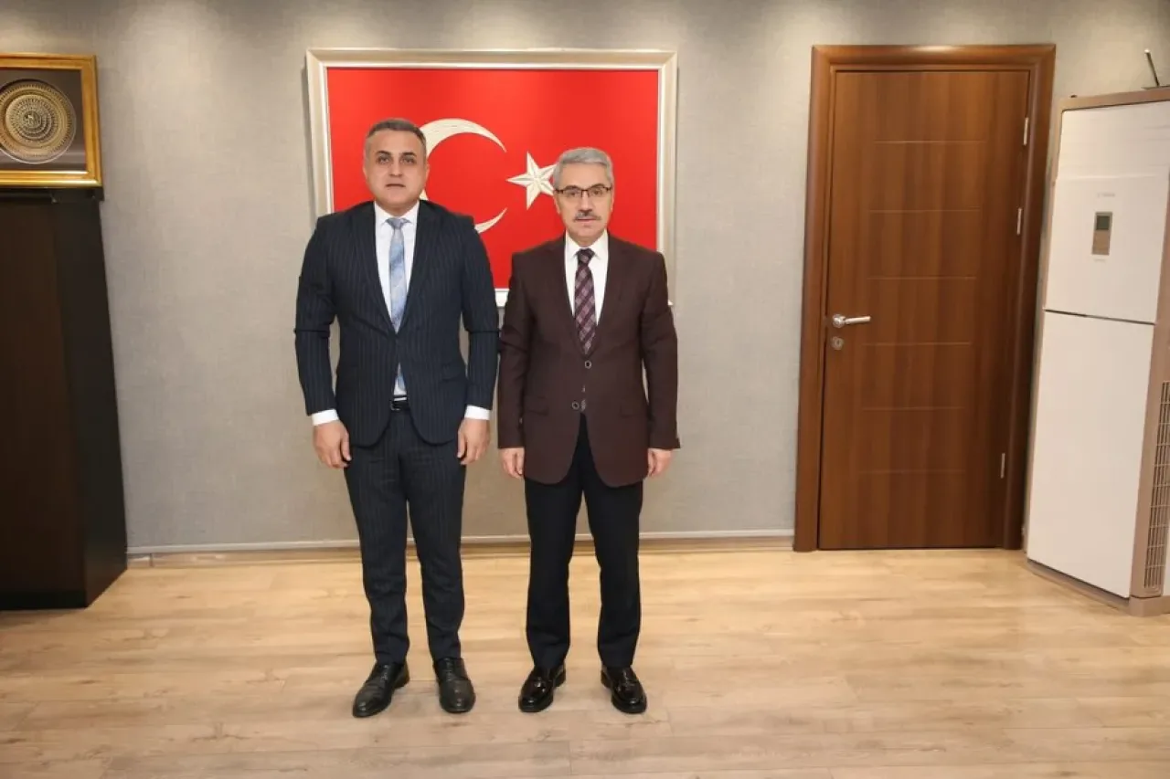 Küçükçekmece Kaymakamı Mustafa Anteplioğlu'na Ziyaret Küçükçekmece Kaymakamı Mustafa Anteplioğlu'na Ziyaret