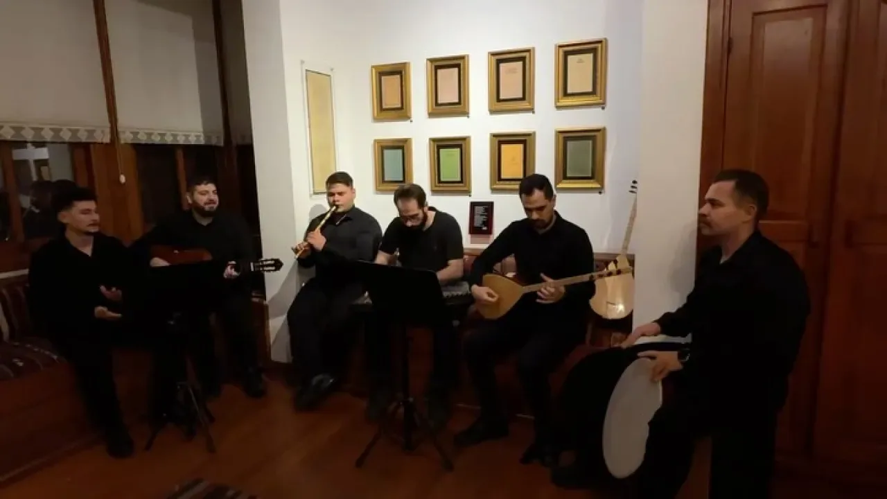 Bağcılar Kültür Sanat, Taceddin Dergahı'nda Türkü Gecesi Düzenledi Bağcılar Kültür Sanat, Taceddin Dergahı'nda Türkü Gecesi Düzenledi