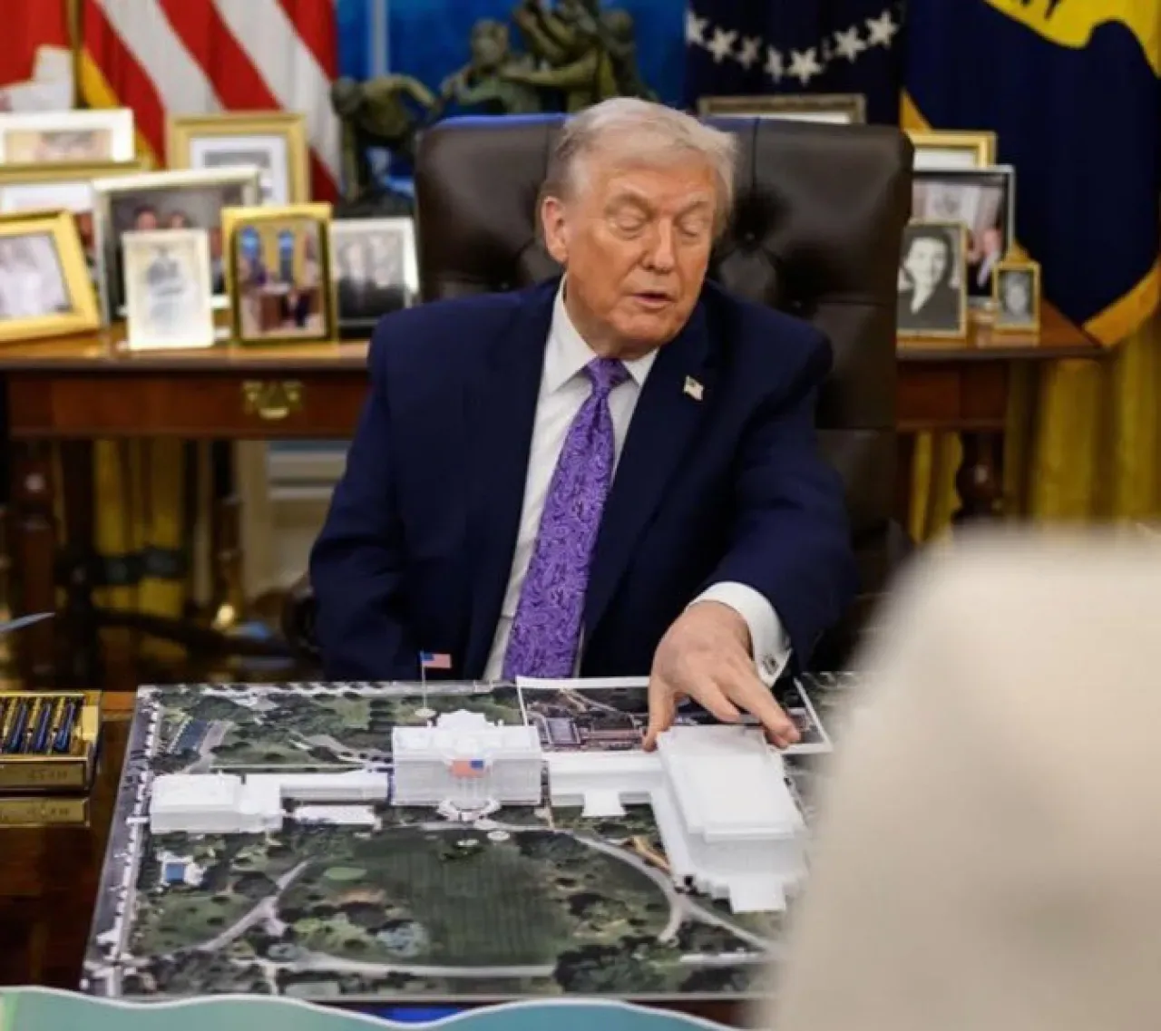 Trump'ın Planladığı Yeni Balo Salonu Maketi Ortaya Çıktı Trump'ın Planladığı Yeni Balo Salonu Maketi Ortaya Çıktı