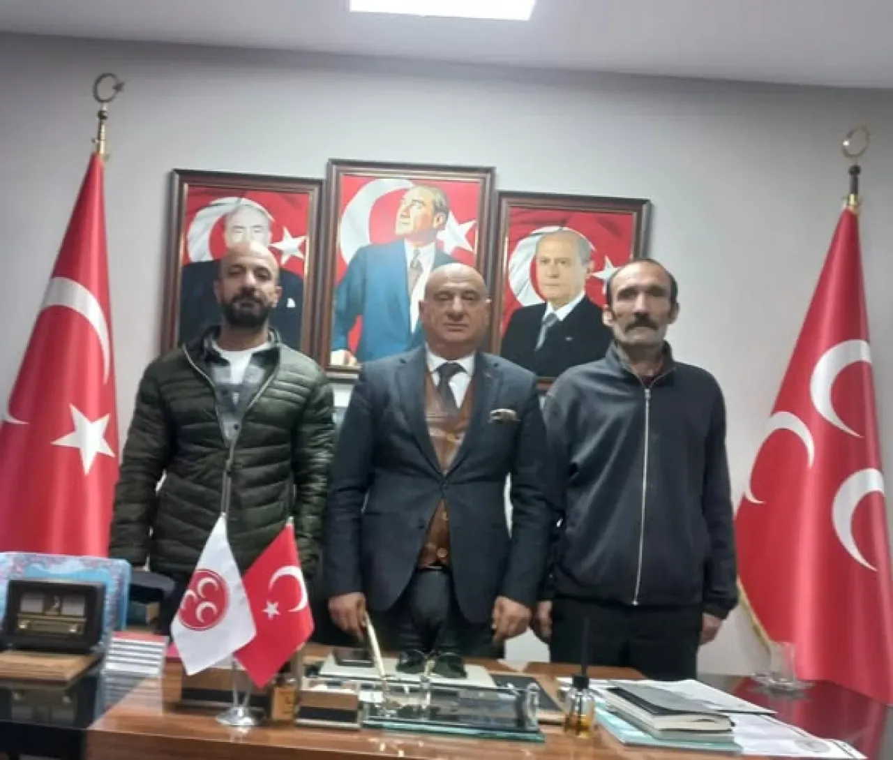 MHP Çukurova İlçe Başkanı Mehmet Şahin'e Ziyaret MHP Çukurova İlçe Başkanı Mehmet Şahin'e Ziyaret