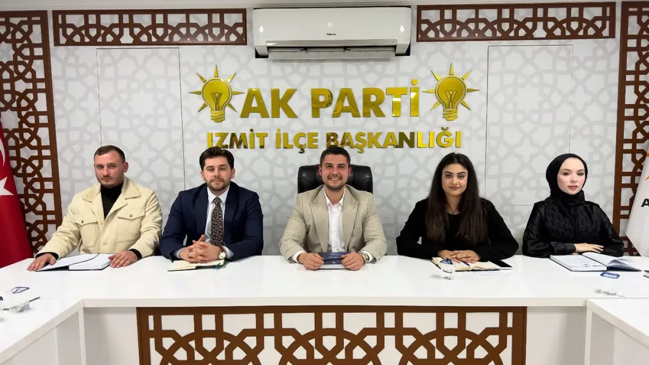 Ak Genç İzmit, İlçe Yönetim Kurulu Toplantısını Gerçekleştirdi Ak Genç İzmit, İlçe Yönetim Kurulu Toplantısını Gerçekleştirdi