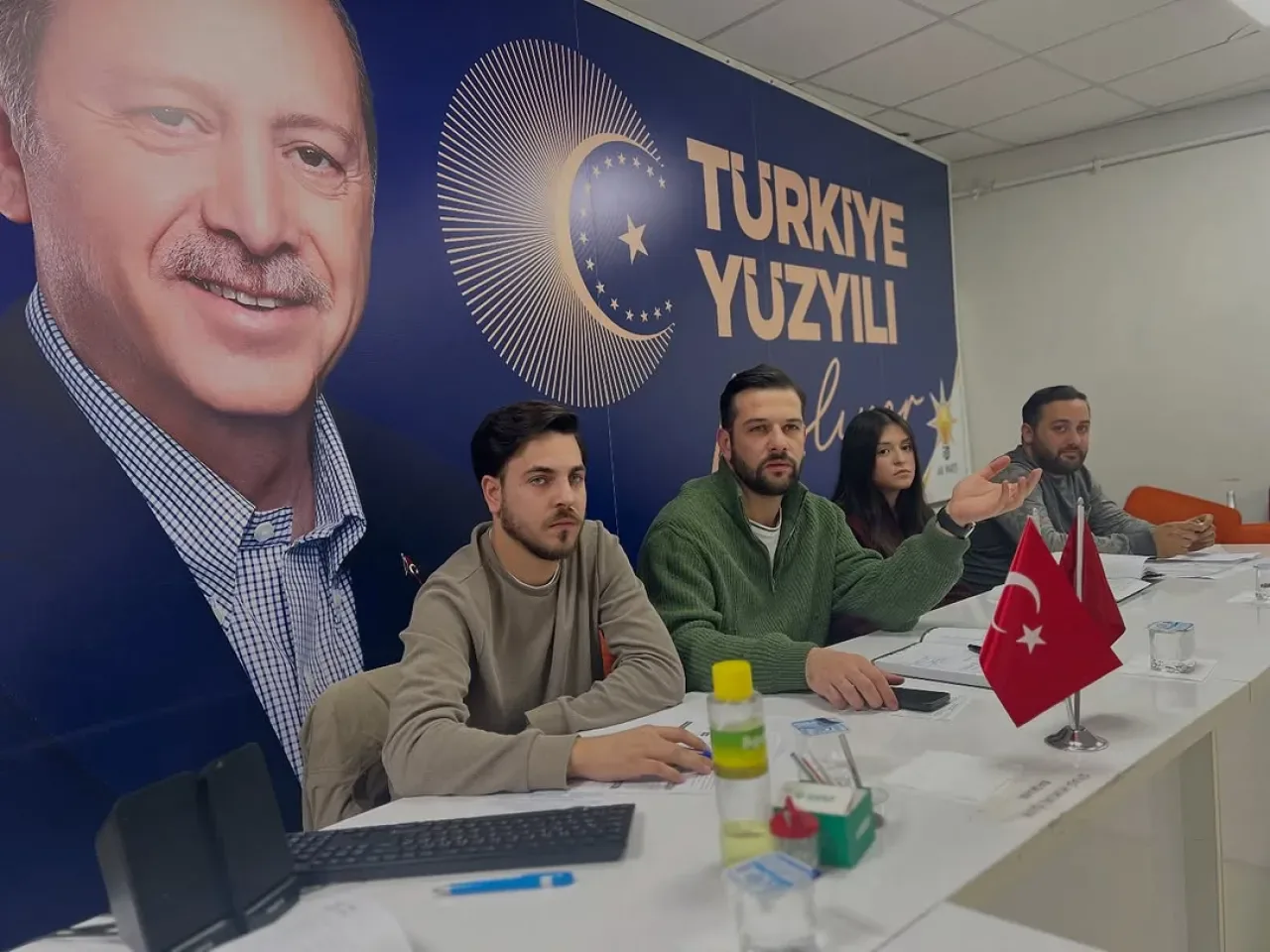 AK Gençlik Derince İlçe Yönetim Kurulu Haftalık Toplantısını Gerçekleştirdi AK Gençlik Derince İlçe Yönetim Kurulu Haftalık Toplantısını Gerçekleştirdi
