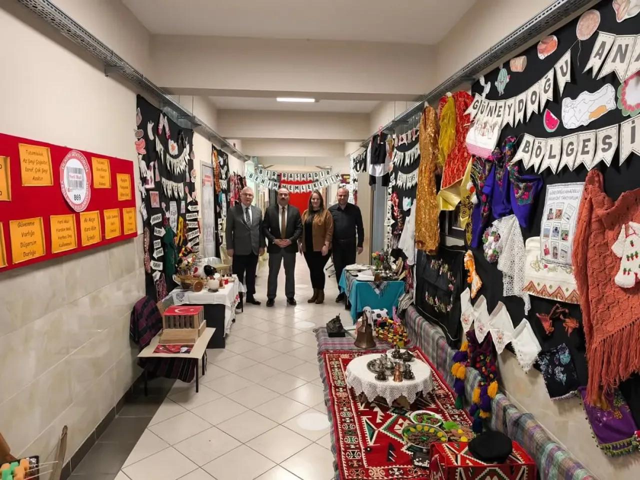 Çayırova'da Tutum Yatırım ve Türk Malları Haftası'na Özel Sergi Çayırova'da Tutum Yatırım ve Türk Malları Haftası'na Özel Sergi