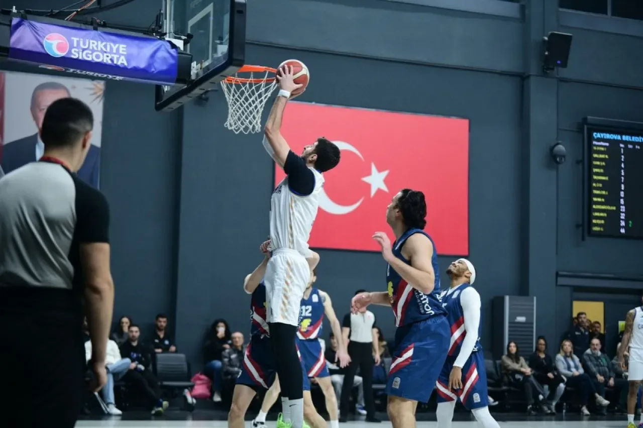 Çayırova Belediyesi Basketbol Takımı Taraftar Desteğiyle Galibiyete Ulaştı Çayırova Belediyesi Basketbol Takımı Taraftar Desteğiyle Galibiyete Ulaştı