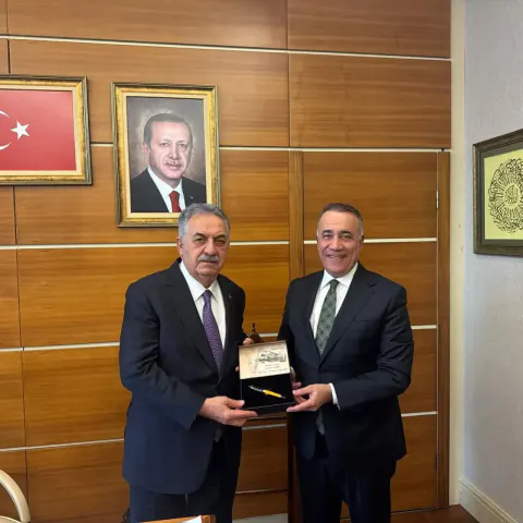 Sultangazi Belediye Başkanı Dursun, AK Parti'de Üst Düzey Ziyaret Gerçekleştirdi