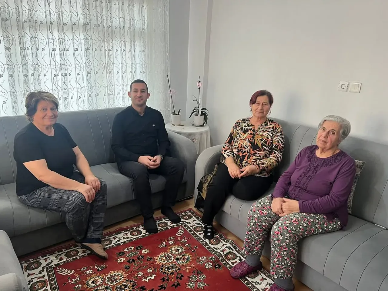 MHP Silivri İlçe Teşkilatı, Komşu Ziyaretleri Kapsamında Ailelerle Buluştu MHP Silivri İlçe Teşkilatı, Komşu Ziyaretleri Kapsamında Ailelerle Buluştu