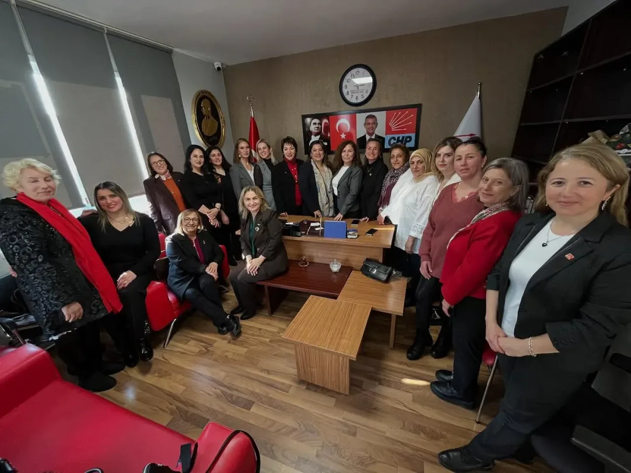 CHP Ümraniye Kadın Kolları, Sancaktepe'deki Parti Kadınları ile Buluştu CHP Ümraniye Kadın Kolları, Sancaktepe'deki Parti Kadınları ile Buluştu