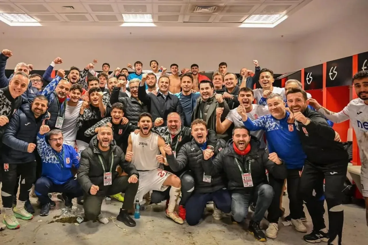 Balıkesirspor, Eskişehirspor'u Deplasmanda 3-0 Mağlup Etti Balıkesirspor, Eskişehirspor'u Deplasmanda 3-0 Mağlup Etti