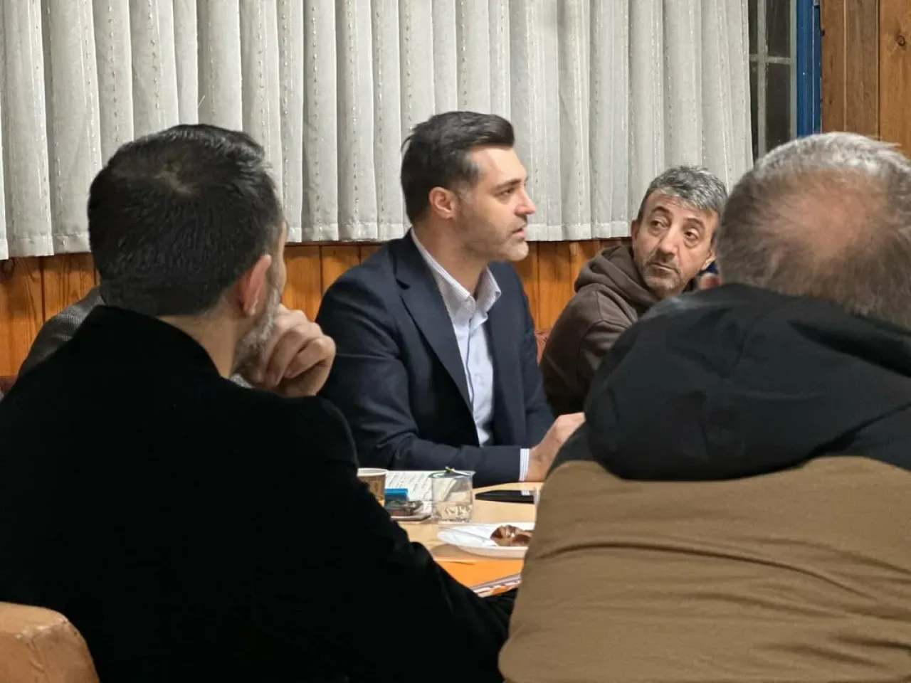 AK Parti Üsküdar'da Yavuztürk Mahalle Toplantısı Yoğun Katılımla Yapıldı AK Parti Üsküdar'da Yavuztürk Mahalle Toplantısı Yoğun Katılımla Yapıldı
