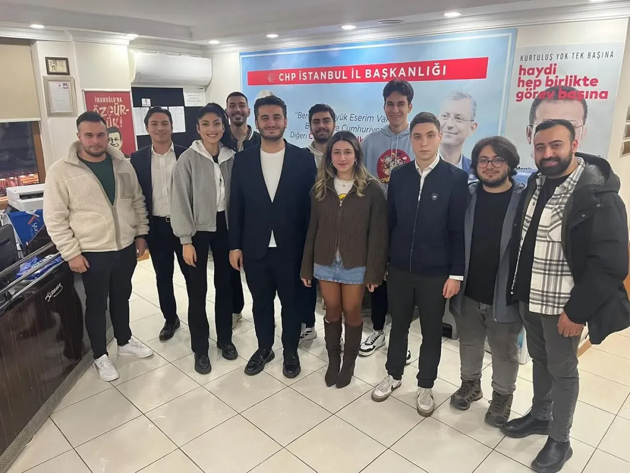 CHP Bahçelievler Gençlik Kolları'ndan Mahalle Bazlı Çalışma Stratejisi CHP Bahçelievler Gençlik Kolları'ndan Mahalle Bazlı Çalışma Stratejisi