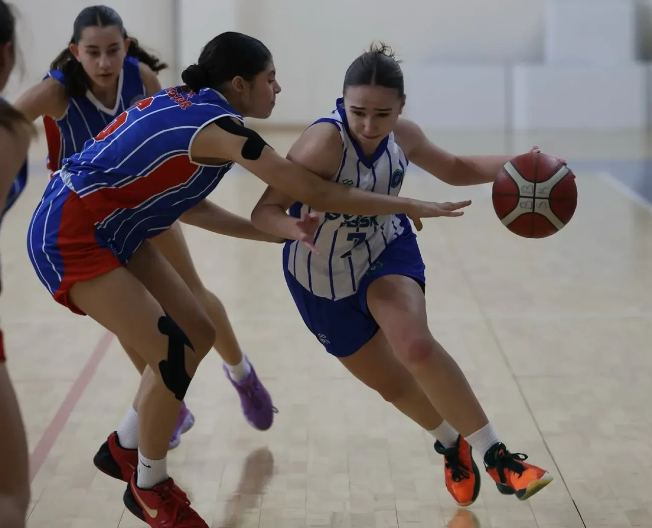 Bursa Büyükşehir Belediyespor'un Taraftar Grubu 'WeareBursa' Maç Görüntülerini Paylaştı Bursa Büyükşehir Belediyespor'un Taraftar Grubu 'WeareBursa' Maç Görüntülerini Paylaştı