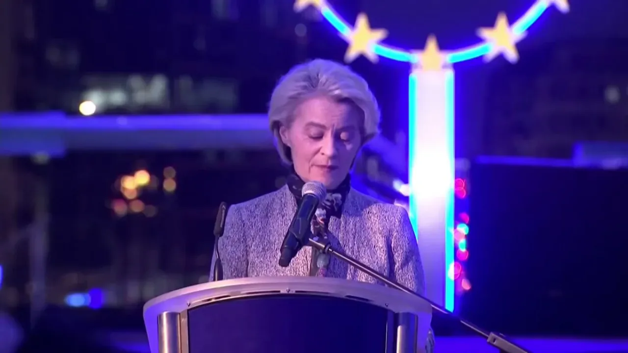 Avrupa Komisyonu Başkanı von der Leyen: "Yahudi Tarihi Avrupa Tarihidir" Avrupa Komisyonu Başkanı von der Leyen: "Yahudi Tarihi Avrupa Tarihidir"