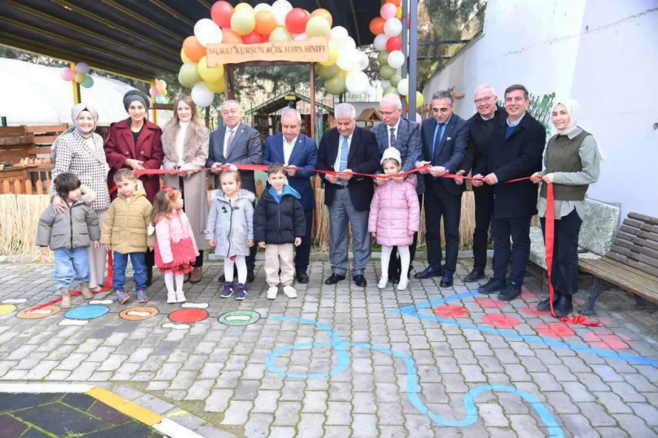 Balıkesir'de Naciye Kabakçı Anaokulu'na Doğa Dostu Açık Hava Sınıfı Açıldı Balıkesir'de Naciye Kabakçı Anaokulu'na Doğa Dostu Açık Hava Sınıfı Açıldı