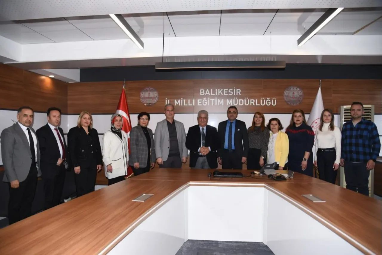 Anaokulu Müdürleri Balıkesir İl Milli Eğitim Müdürü'nü Ziyaret Etti Anaokulu Müdürleri Balıkesir İl Milli Eğitim Müdürü'nü Ziyaret Etti