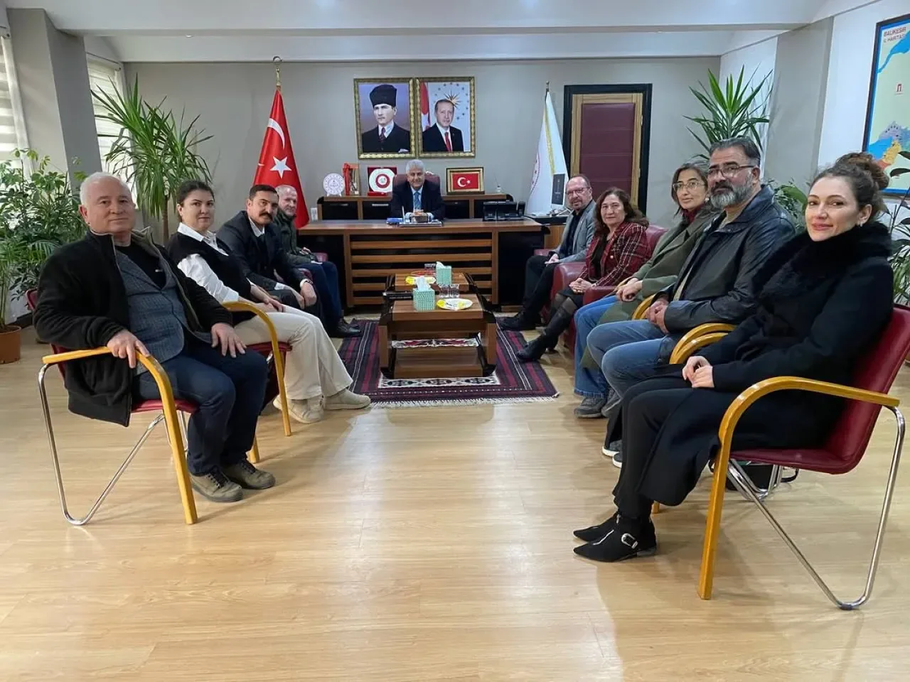 Eğitim-İş Balıkesir İl Temsilcileri, İl Milli Eğitim Müdürü Selahattin Kal'ı Ziyaret Etti Eğitim-İş Balıkesir İl Temsilcileri, İl Milli Eğitim Müdürü Selahattin Kal'ı Ziyaret Etti