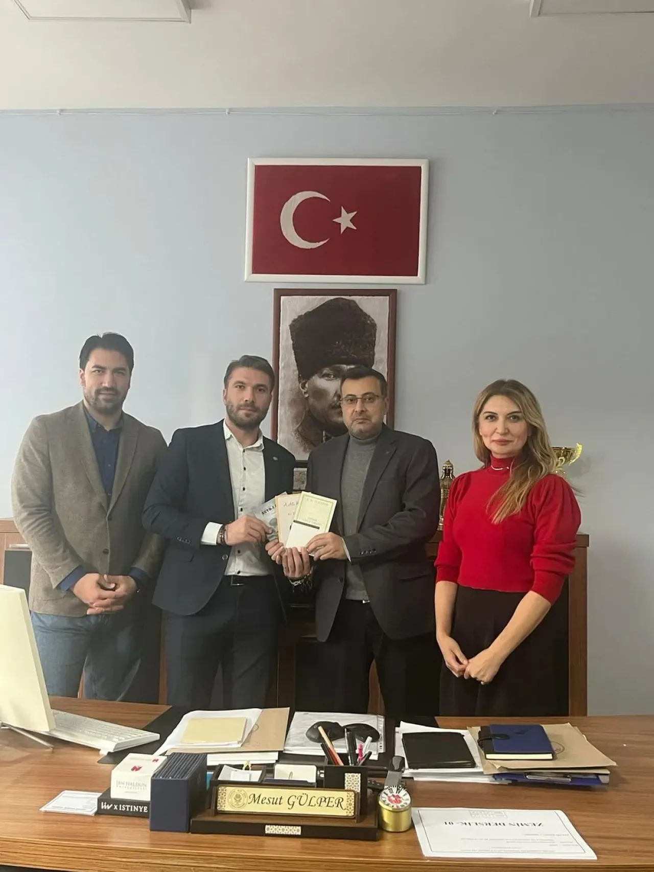 Genç Memur-Sen Avcılar'da Öğrencilere Kitap Dağıttı Genç Memur-Sen Avcılar'da Öğrencilere Kitap Dağıttı
