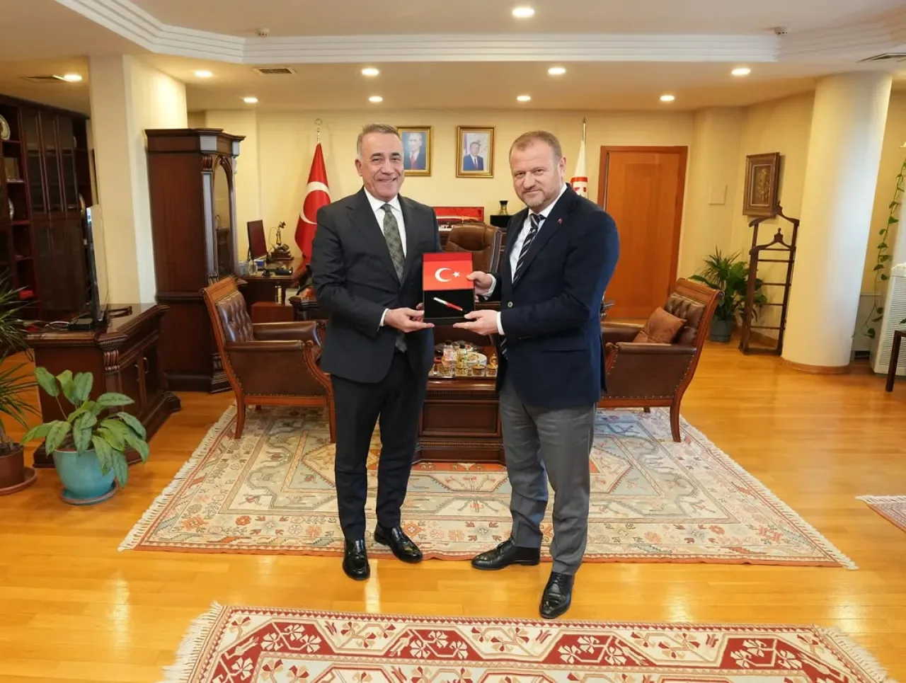 Sultangazi Belediye Başkanı Dursun, RTÜK Başkanı Daniş'e Hayırlı Olsun Ziyareti Sultangazi Belediye Başkanı Dursun, RTÜK Başkanı Daniş'e Hayırlı Olsun Ziyareti
