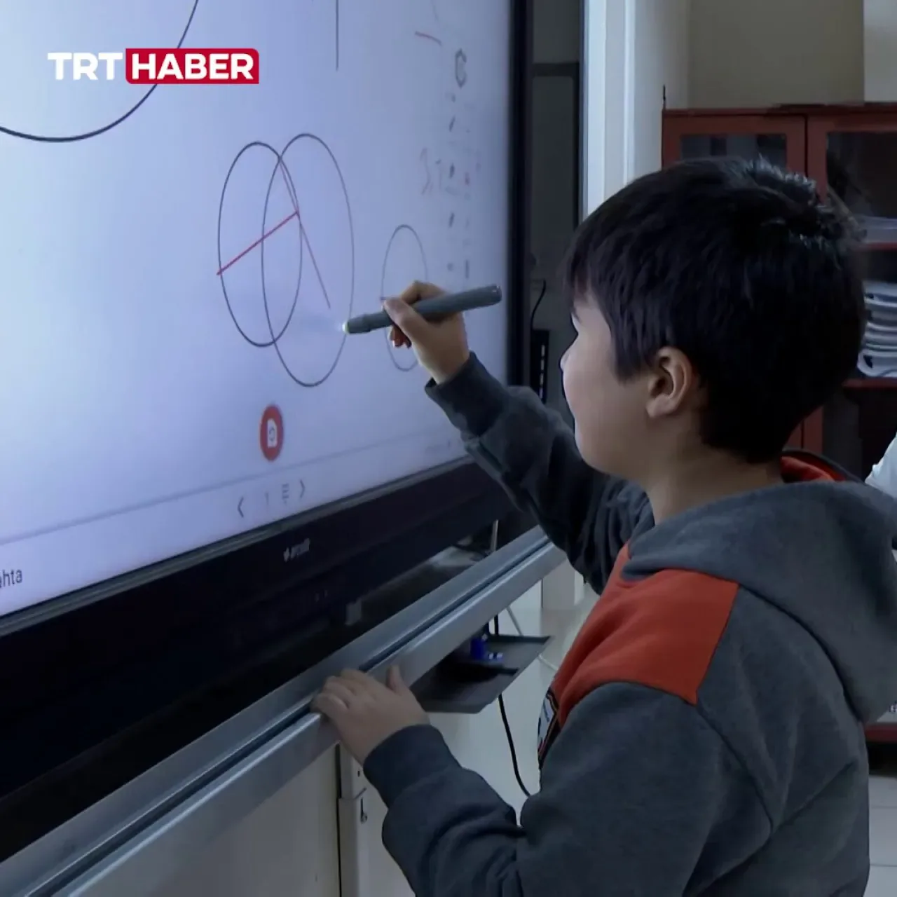 Sarp'ın Matematik Dehası: 9 Yaşında 3 Uluslararası Altın Madalya Sarp'ın Matematik Dehası: 9 Yaşında 3 Uluslararası Altın Madalya