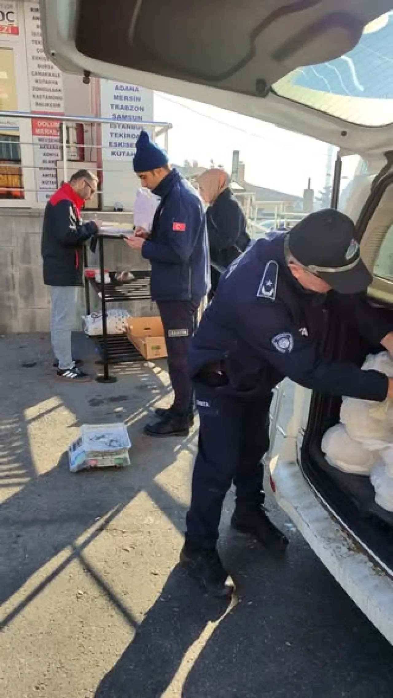 Develi'de Hijyenik Olmayan Lavaş Ekmeği Taşıma Operasyonu Develi'de Hijyenik Olmayan Lavaş Ekmeği Taşıma Operasyonu