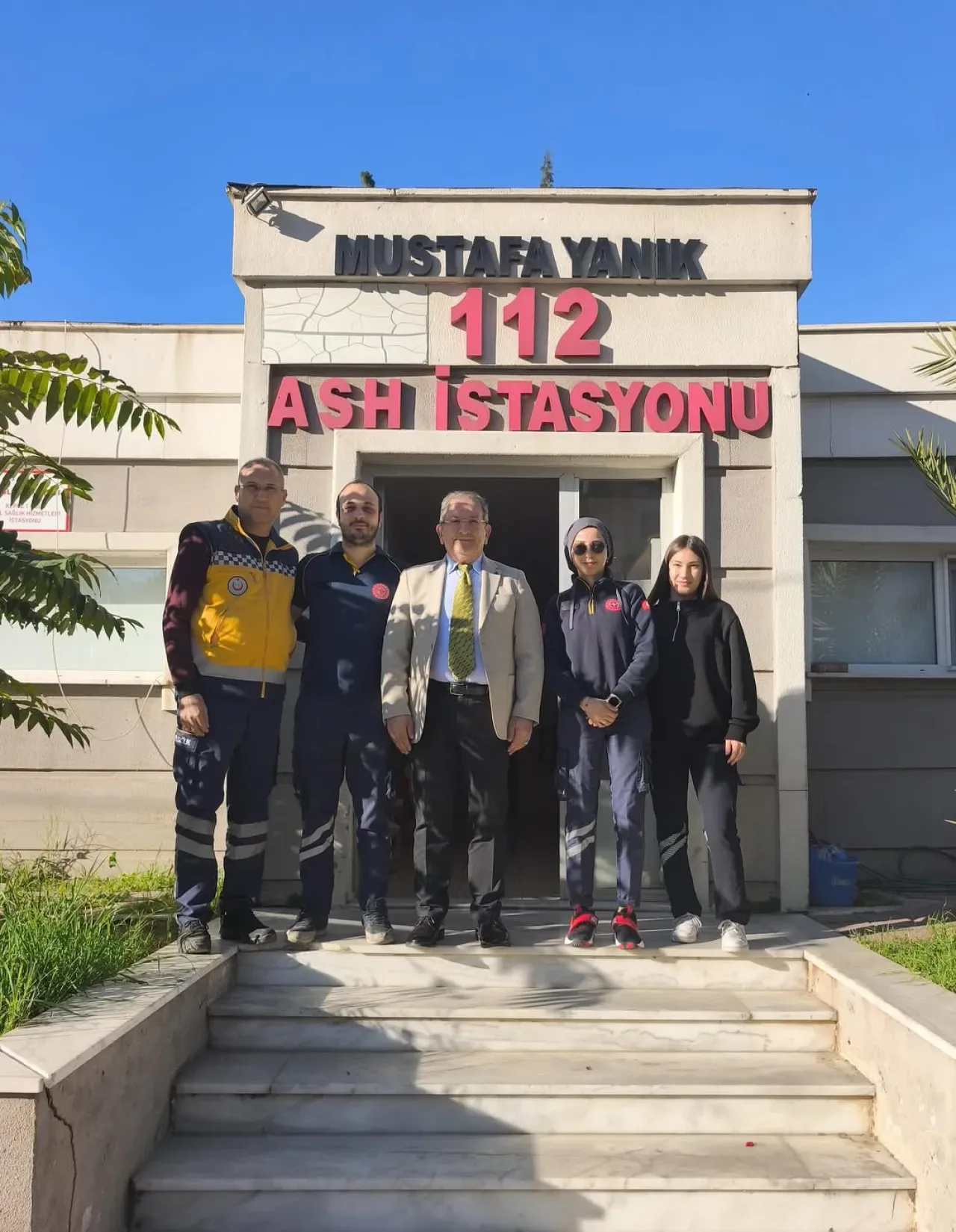 Antalya İl Sağlık Müdürü Prof. Dr. Behzat Özkan'dan Dokuma Acil Sağlık İstasyonu'na Ziyaret Antalya İl Sağlık Müdürü Prof. Dr. Behzat Özkan'dan Dokuma Acil Sağlık İstasyonu'na Ziyaret