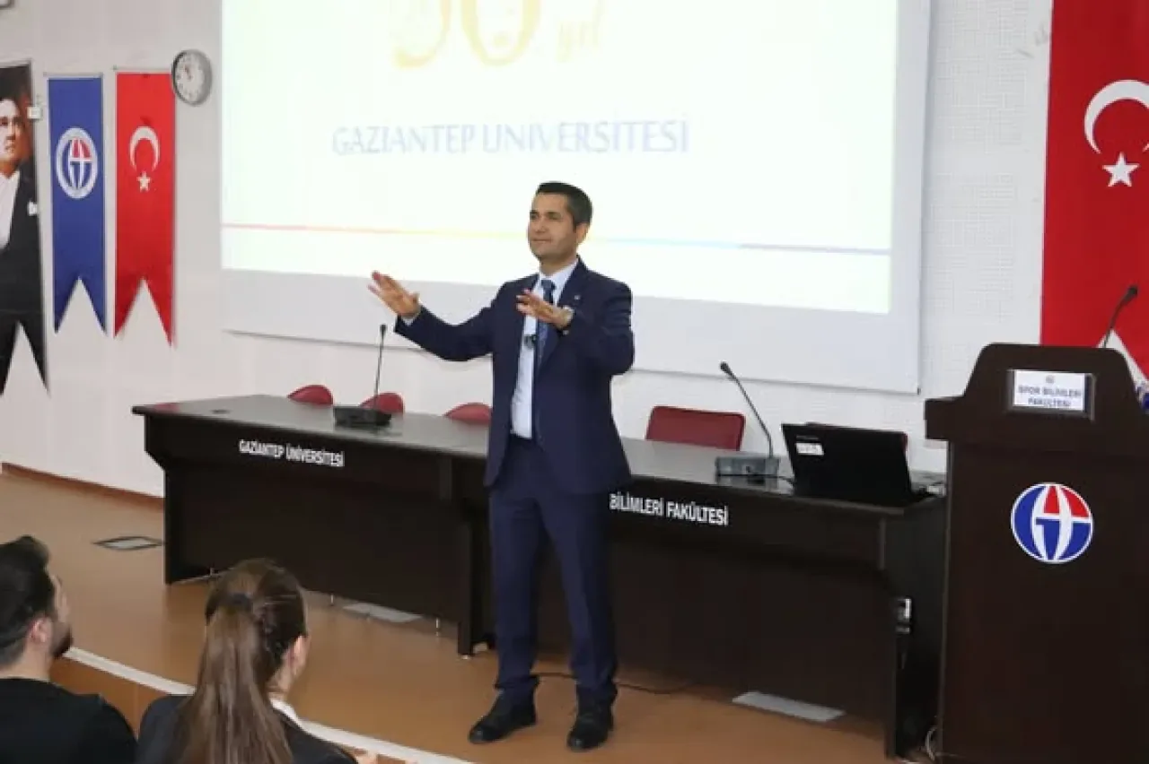 Gaziantep Üniversitesi'nde Spor Bilimleri Öğrencileri için Erasmus Fırsatları Masaya Yatırıldı Gaziantep Üniversitesi'nde Spor Bilimleri Öğrencileri için Erasmus Fırsatları Masaya Yatırıldı