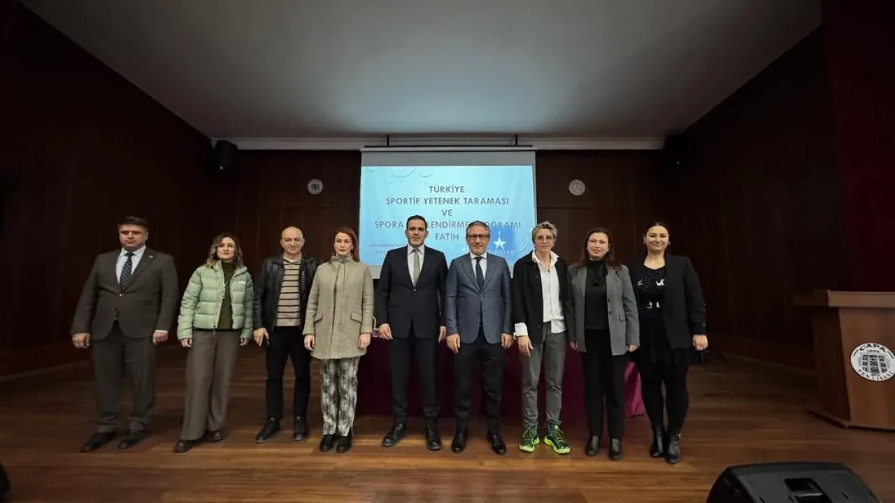 Fatih'te Sportif Yetenek Taraması İçin Öğretmenlere Bilgilendirme Toplantısı Yapıldı Fatih'te Sportif Yetenek Taraması İçin Öğretmenlere Bilgilendirme Toplantısı Yapıldı