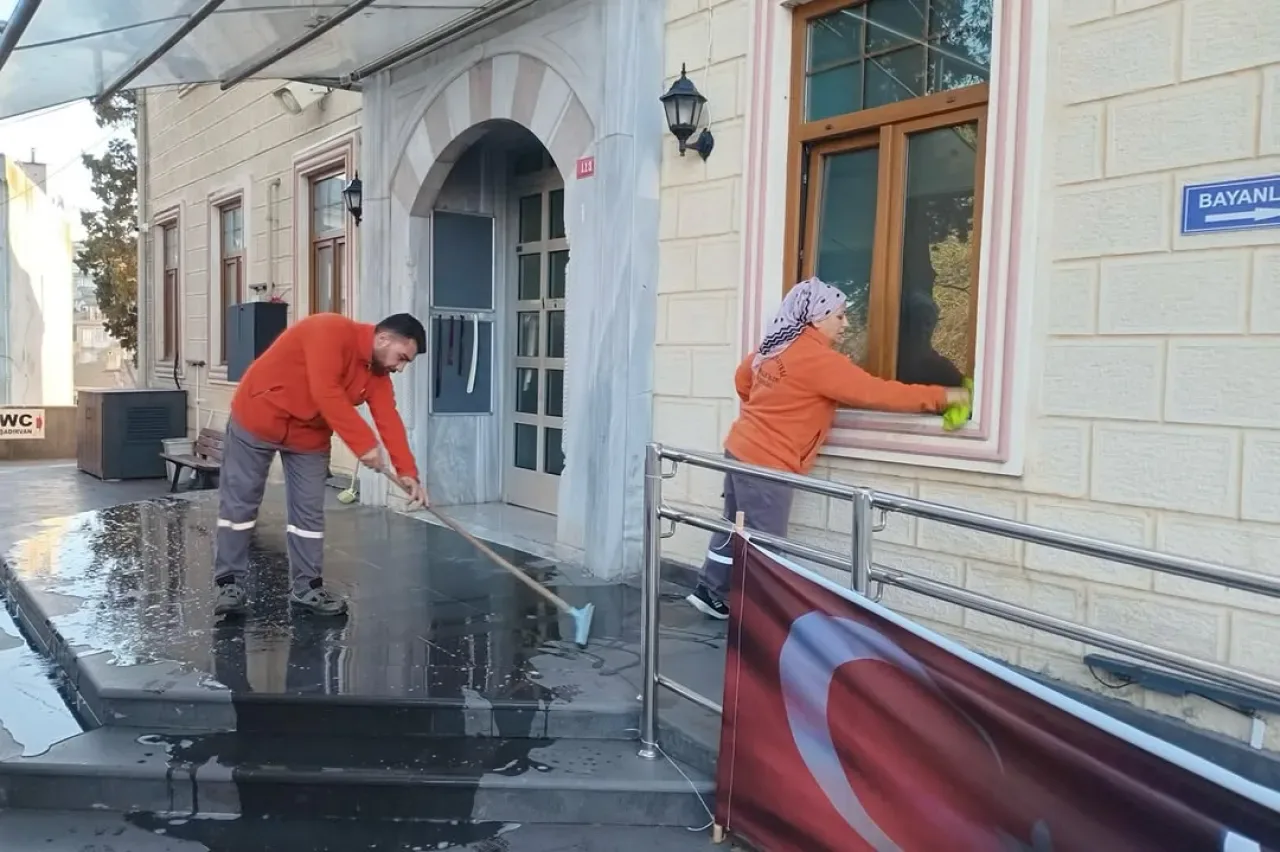 Şile Belediyesi, İlçe Genelinde Temizlik ve Dezenfeksiyon Seferberliği Başlattı Şile Belediyesi, İlçe Genelinde Temizlik ve Dezenfeksiyon Seferberliği Başlattı