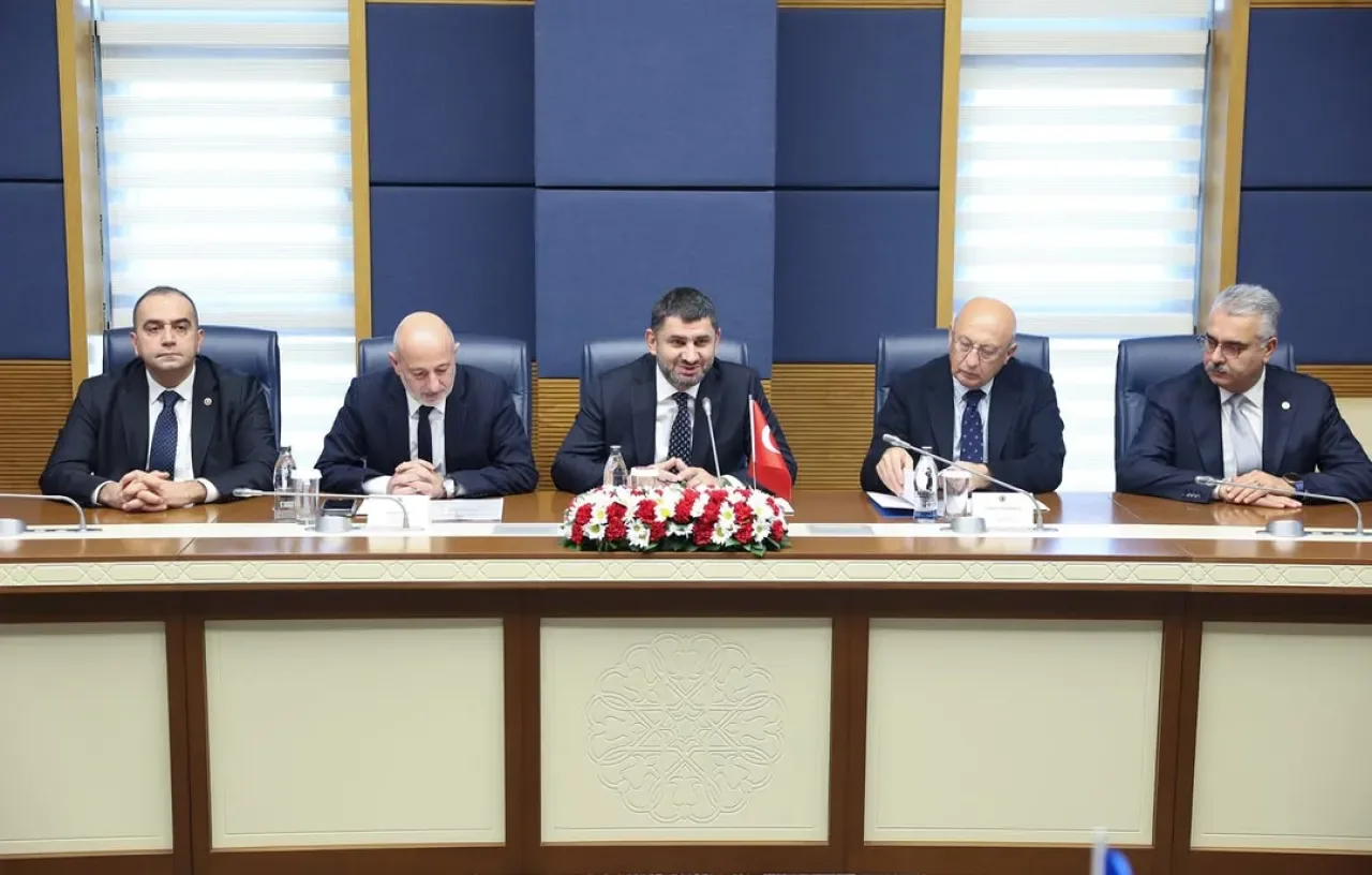 TBMM'de Ukrayna-Türkiye Parlamentolar Arası Dostluk Grubu Ziyareti TBMM'de Ukrayna-Türkiye Parlamentolar Arası Dostluk Grubu Ziyareti