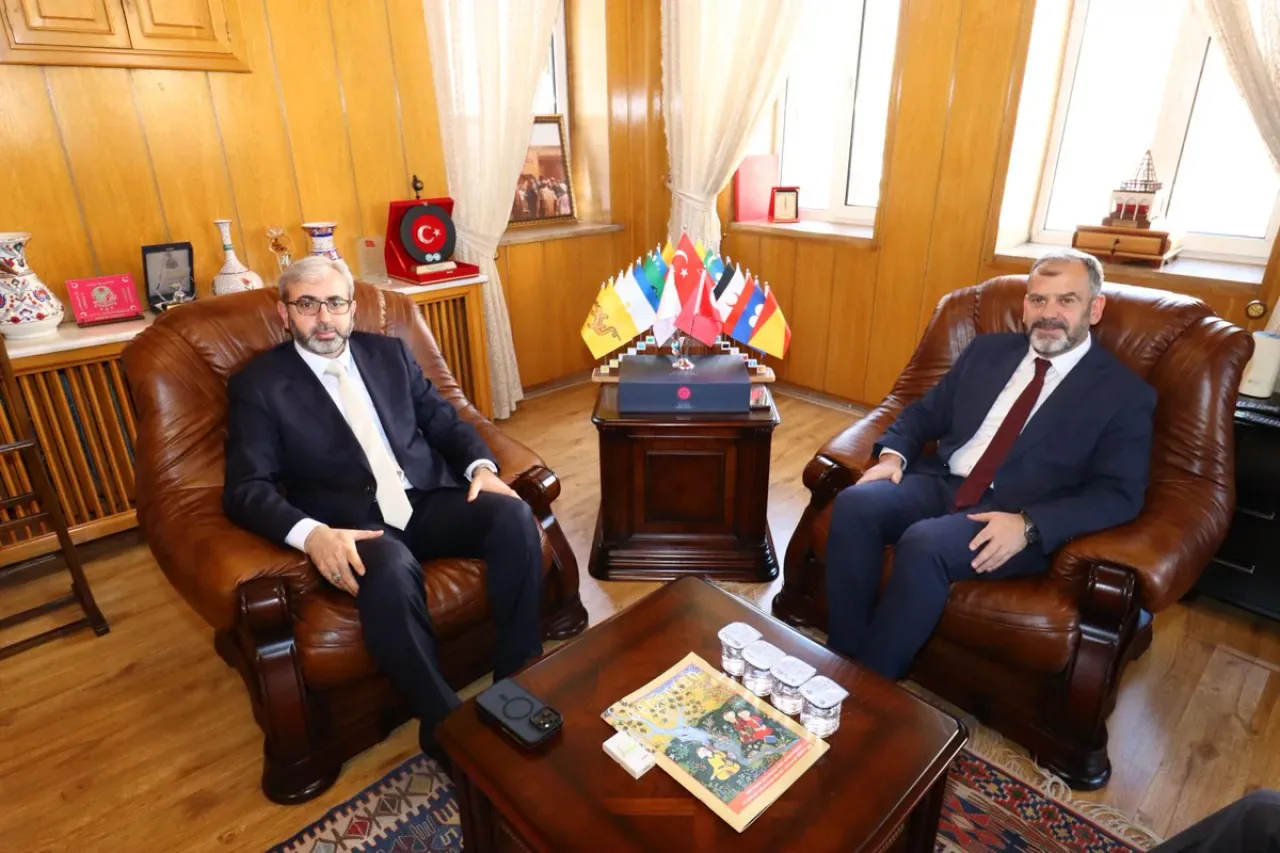 Konya Müftüsü Prof. Dr. Ali Öge, Diyanet Kurul Başkanı Osman İyişenyürek'i Ağırladı Konya Müftüsü Prof. Dr. Ali Öge, Diyanet Kurul Başkanı Osman İyişenyürek'i Ağırladı