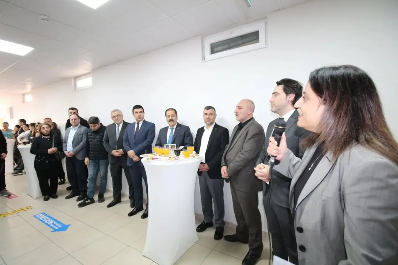 Körfez Ağız ve Diş Sağlığı Merkezi'ne Desteğin Plaket Töreni Körfez Ağız ve Diş Sağlığı Merkezi'ne Desteğin Plaket Töreni