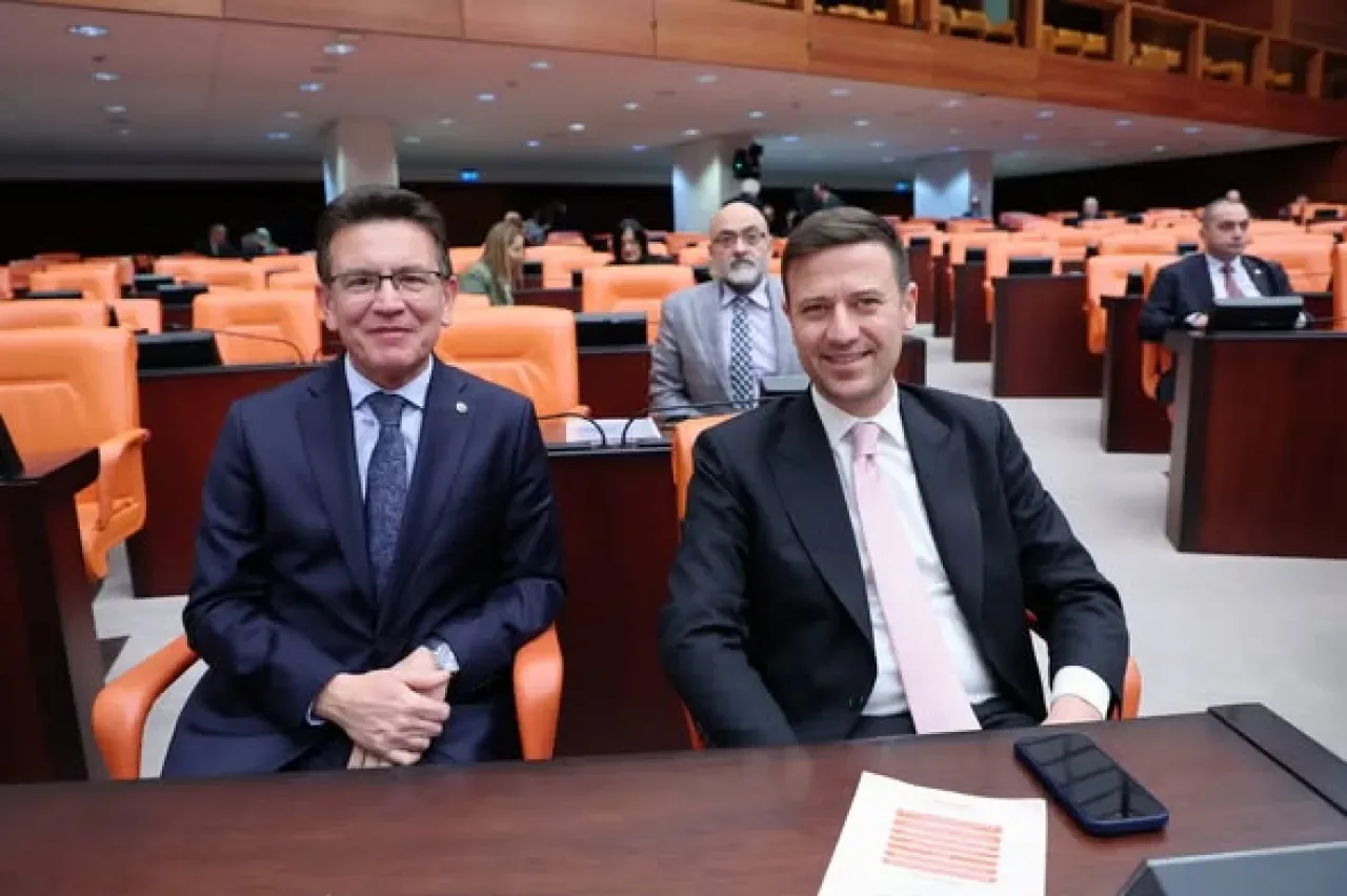 Ak Partili Uslu, 2026 Bütçe Görüşmelerinde Çalışma ve Sosyal Güvenlik Yatırımlarını Açıkladı Ak Partili Uslu, 2026 Bütçe Görüşmelerinde Çalışma ve Sosyal Güvenlik Yatırımlarını Açıkladı
