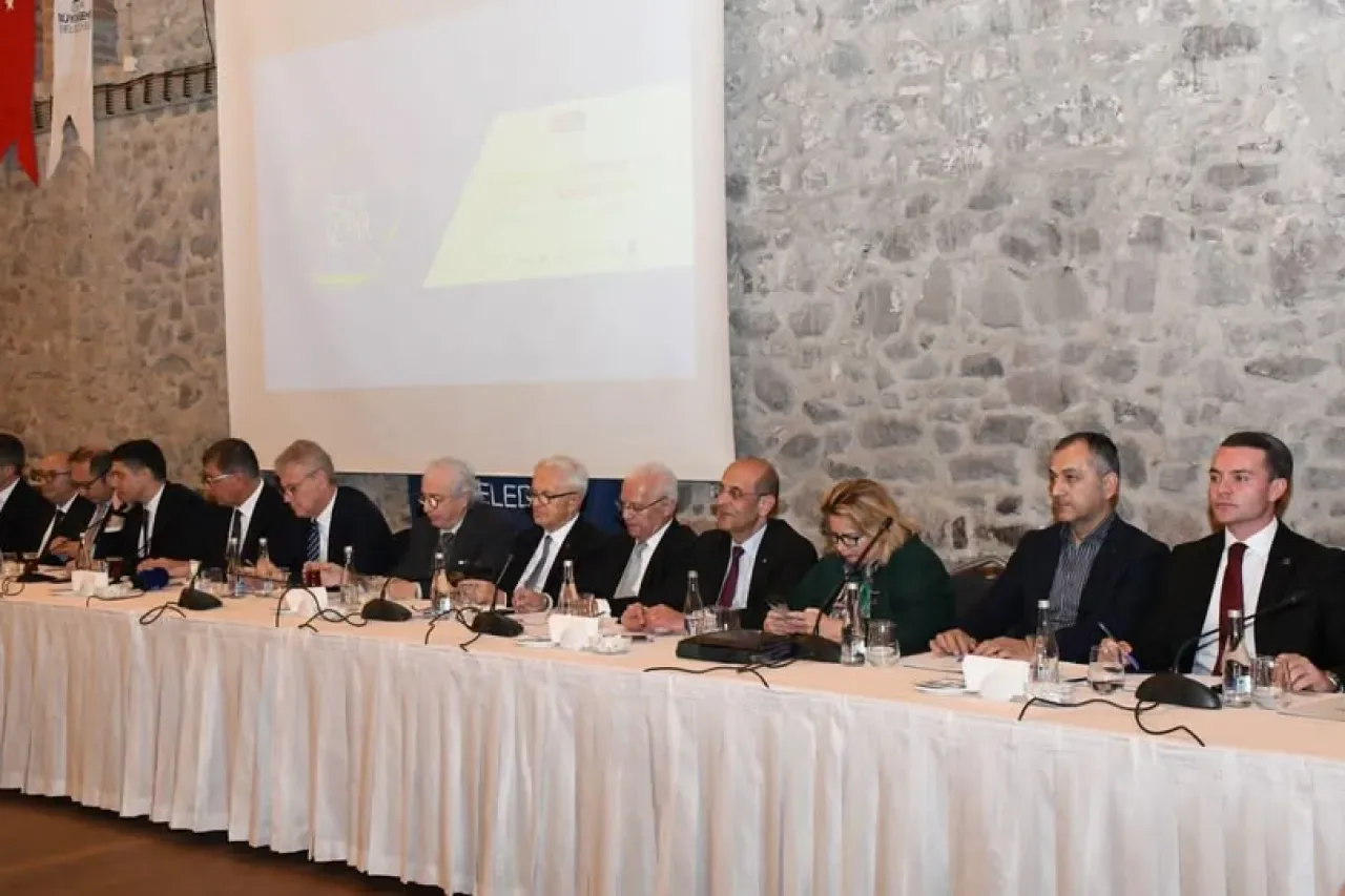 İzmir Ekonomik Kalkınma Koordinasyon Kurulu Toplantısı Gerçekleşti İzmir Ekonomik Kalkınma Koordinasyon Kurulu Toplantısı Gerçekleşti