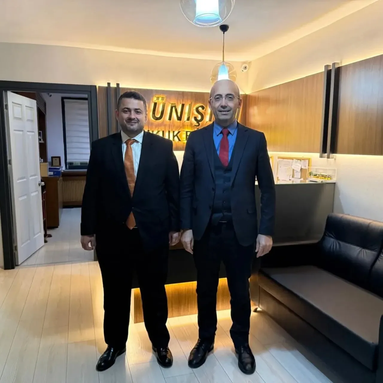AK Parti Bahçelievler'de Eski İlçe Başkanı Ramazan Açıkgöz Ziyaret Edildi AK Parti Bahçelievler'de Eski İlçe Başkanı Ramazan Açıkgöz Ziyaret Edildi