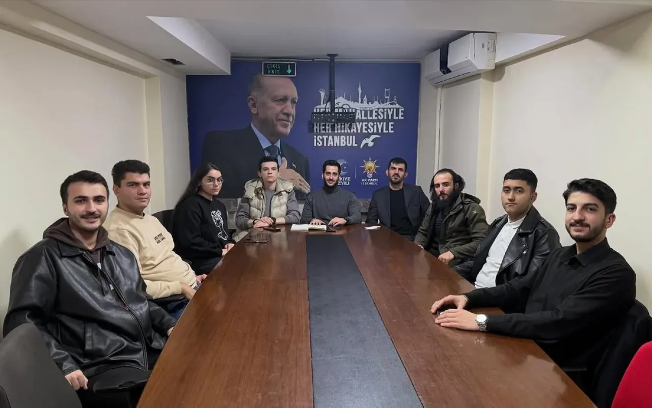 AK Parti Şişli Gençlik Kolları Mecidiyeköy'de Teşkilat Toplantısı Gerçekleştirdi AK Parti Şişli Gençlik Kolları Mecidiyeköy'de Teşkilat Toplantısı Gerçekleştirdi