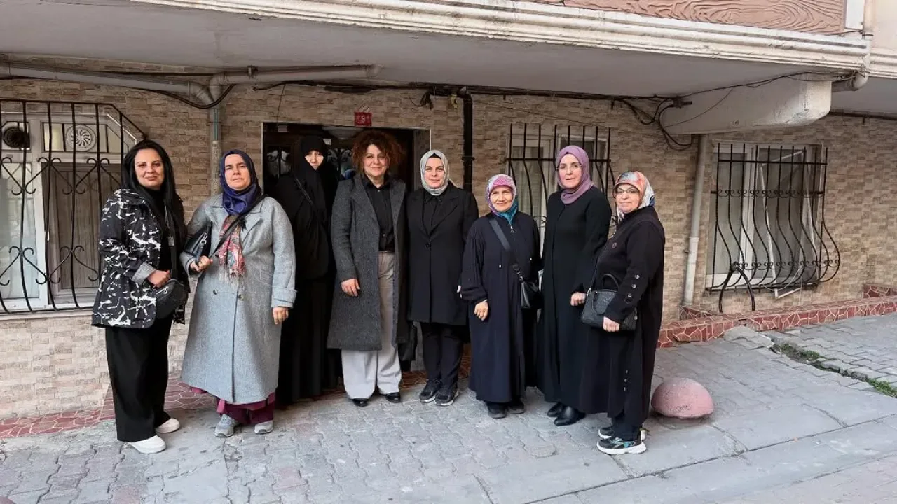 AK Parti Bahçelievler Kadın Kolları, İlçe Halkı ile Sokak Sokak Buluşuyor AK Parti Bahçelievler Kadın Kolları, İlçe Halkı ile Sokak Sokak Buluşuyor