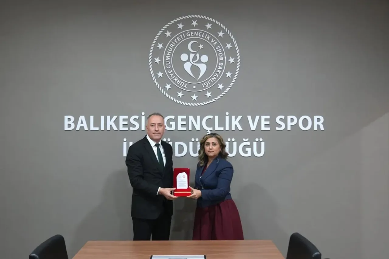Balıkesir'de Gençlik ve Aile Hizmetleri İş Birliği Görüşmeleri Yapıldı Balıkesir'de Gençlik ve Aile Hizmetleri İş Birliği Görüşmeleri Yapıldı