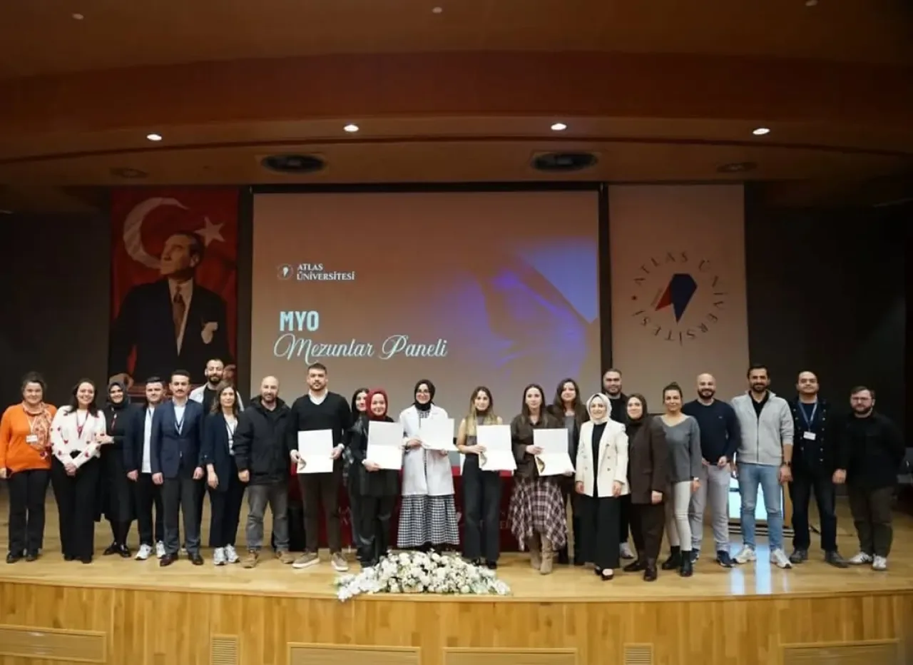 İstanbul Atlas Üniversitesi'nde MYO Mezunlar Paneli Düzenlendi İstanbul Atlas Üniversitesi'nde MYO Mezunlar Paneli Düzenlendi