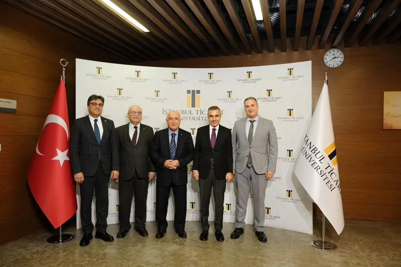 Beyoğlu'nda Geçmişten Geleceğe Yönetim Anlayışı Konferansı Düzenlendi Beyoğlu'nda Geçmişten Geleceğe Yönetim Anlayışı Konferansı Düzenlendi