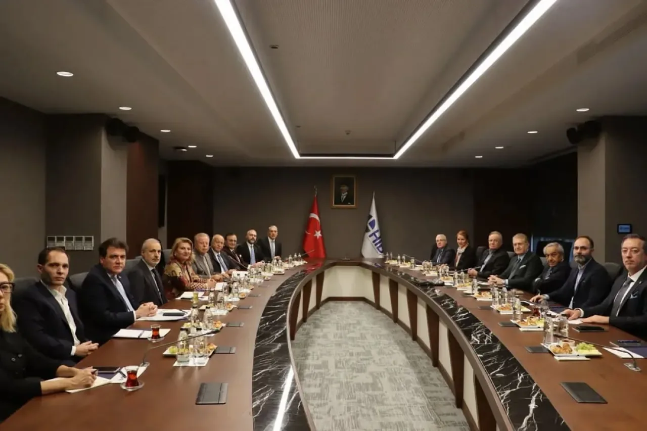 Vakıf Üniversiteleri Eğitim Hizmetleri İhracatını Masaya Yatırdı Vakıf Üniversiteleri Eğitim Hizmetleri İhracatını Masaya Yatırdı