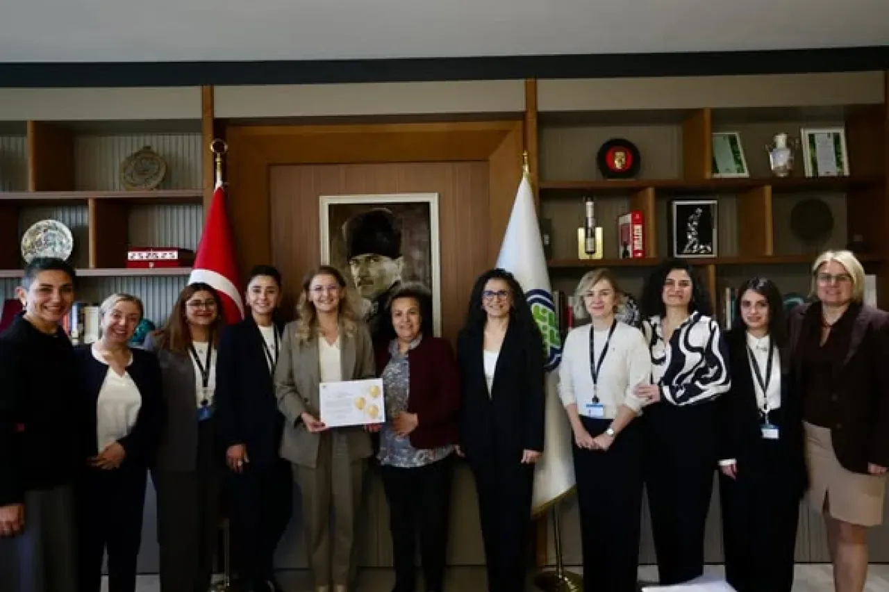 Bakırköy'de Hayvan Dostlarına Anlamlı Doğum Günü Desteği Bakırköy'de Hayvan Dostlarına Anlamlı Doğum Günü Desteği