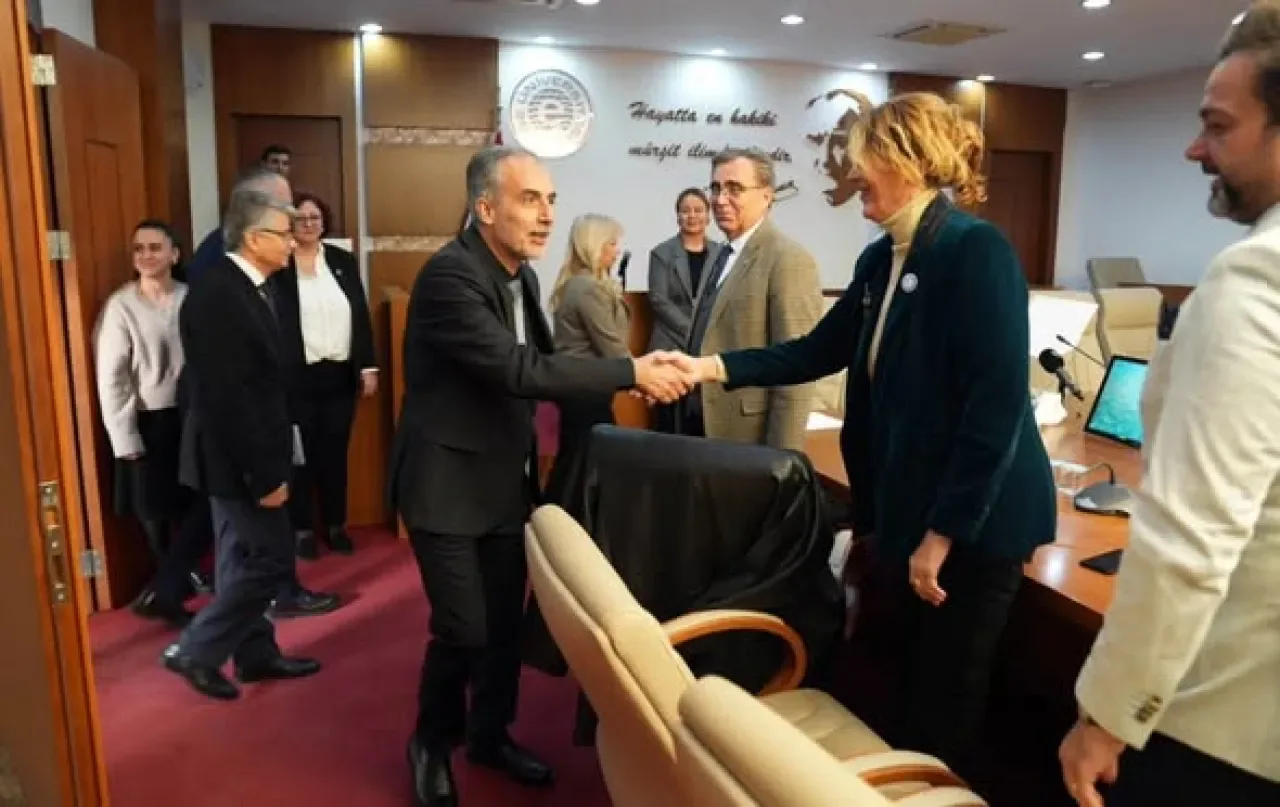 Ege Üniversitesi'nde Senato ve Yönetim Kurulu Toplantıları Yapıldı Ege Üniversitesi'nde Senato ve Yönetim Kurulu Toplantıları Yapıldı