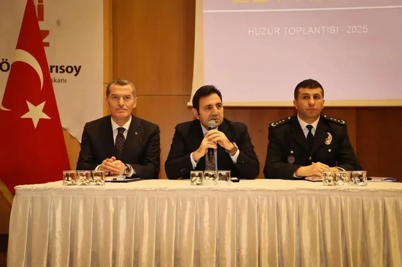 Zeytinburnu'nda Huzur ve Güvenlik Toplantısı Yapıldı Zeytinburnu'nda Huzur ve Güvenlik Toplantısı Yapıldı