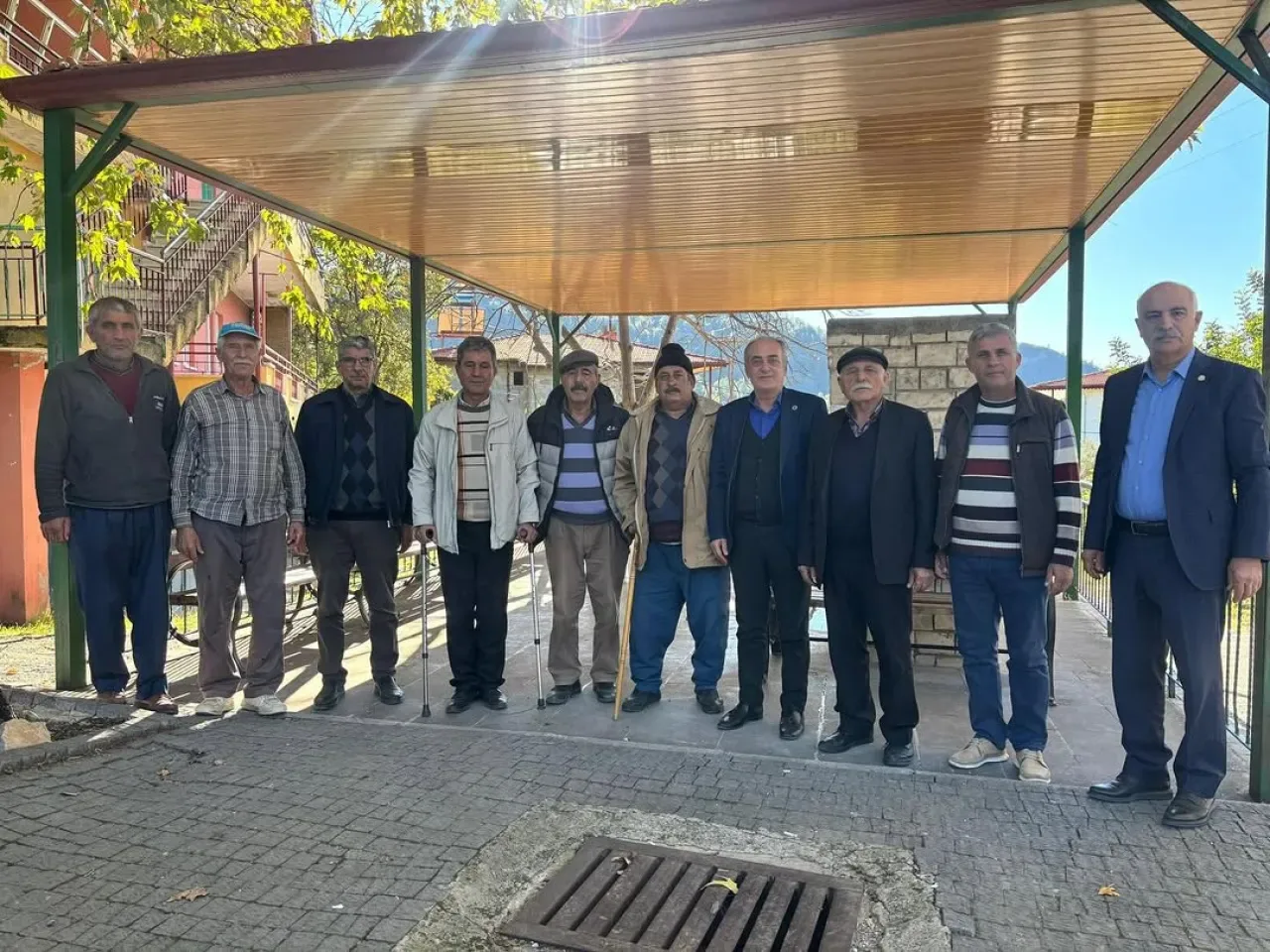 MHP Manavgat'ta "Hayırlı Günler Komşum Ziyaretleri"ni Başlattı MHP Manavgat'ta "Hayırlı Günler Komşum Ziyaretleri"ni Başlattı