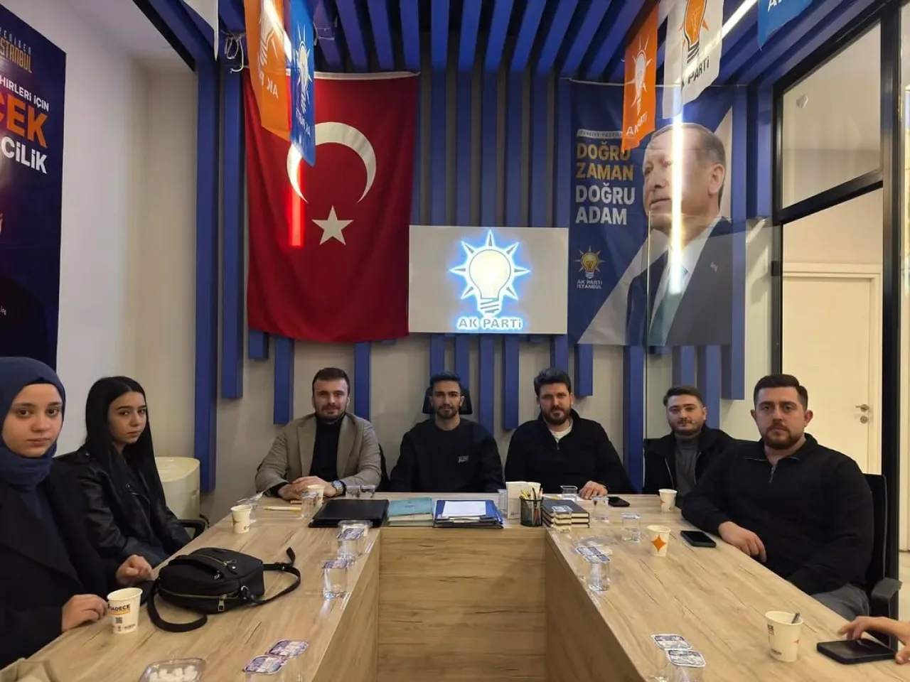 AK Parti Gençlik Kolları Gaziosmanpaşa'da Haftalık Mahalle Toplantısını Gerçekleştirdi AK Parti Gençlik Kolları Gaziosmanpaşa'da Haftalık Mahalle Toplantısını Gerçekleştirdi