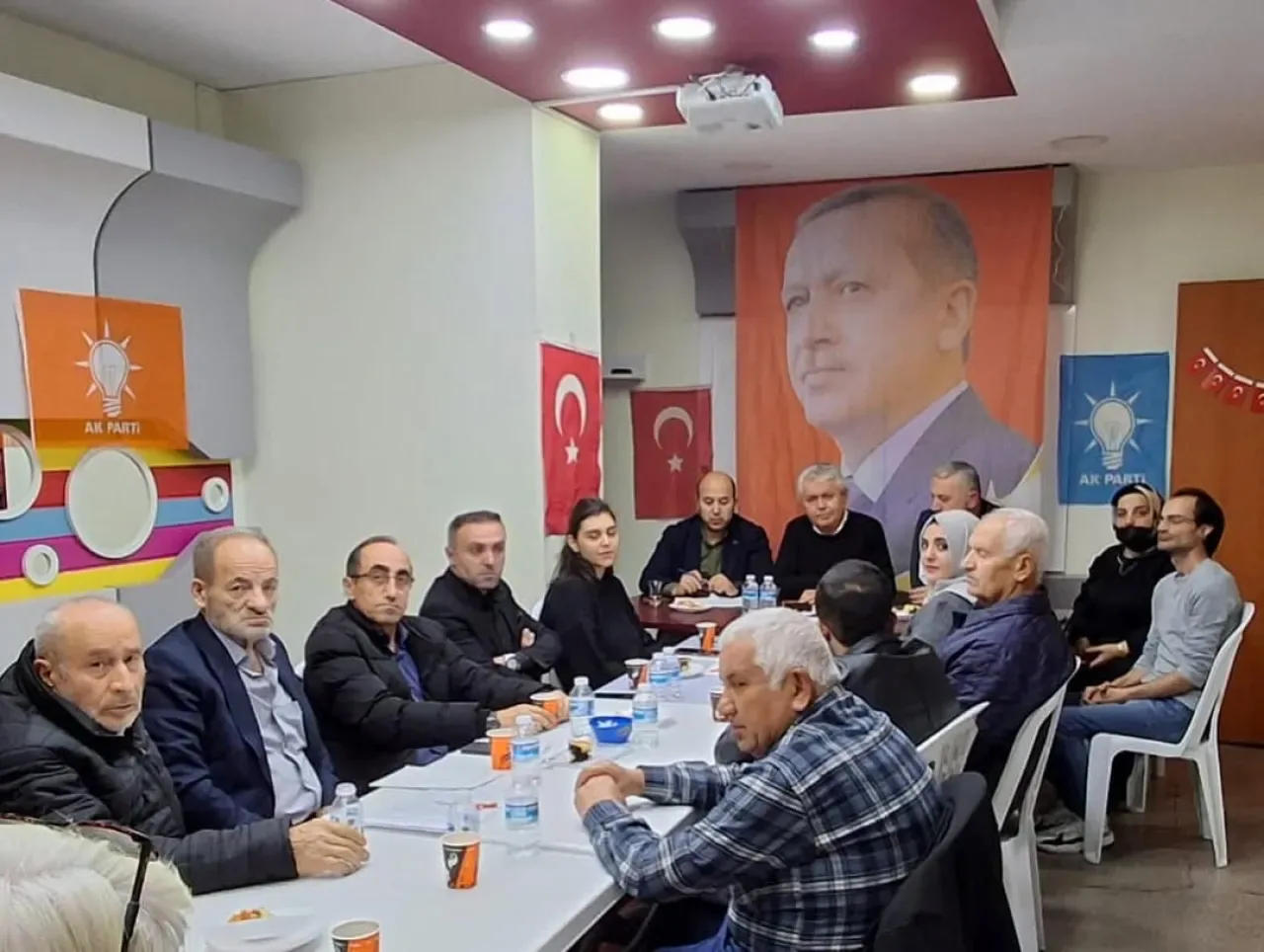 AK Parti Kağıthane Mahalle Teşkilatları Toplantılarını Gerçekleştirdi AK Parti Kağıthane Mahalle Teşkilatları Toplantılarını Gerçekleştirdi