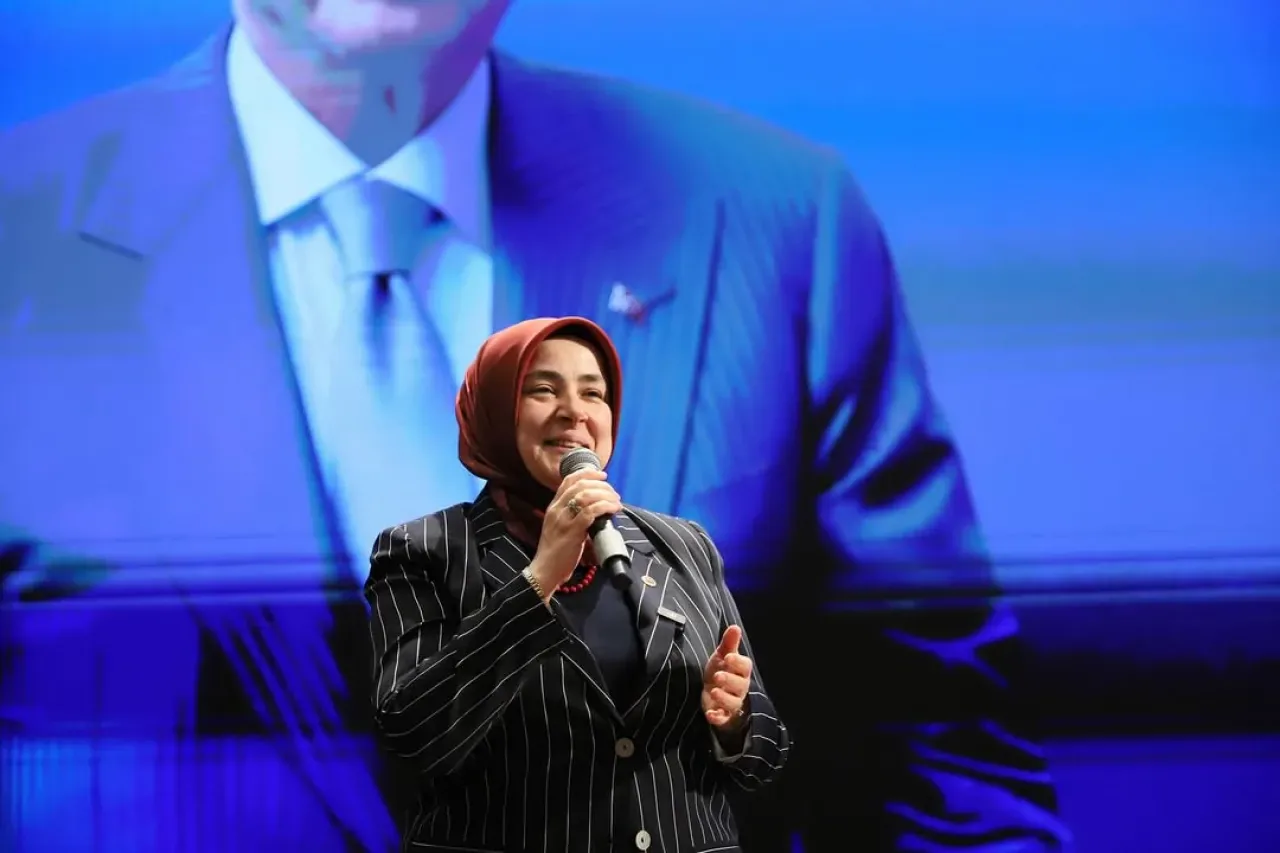 AK Parti Ankara Kadın Kolları Danışma Meclisi Toplantısı Gerçekleştirildi AK Parti Ankara Kadın Kolları Danışma Meclisi Toplantısı Gerçekleştirildi