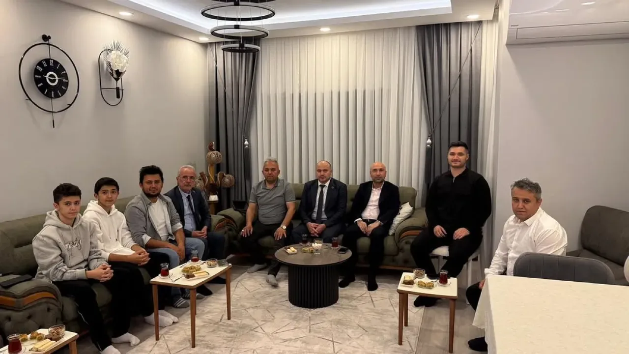 MHP Silivri İlçe Teşkilatından Vatandaş Ziyareti MHP Silivri İlçe Teşkilatından Vatandaş Ziyareti