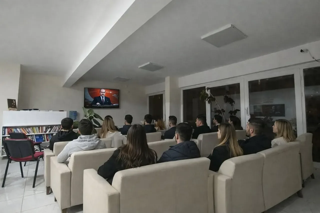 CHP Akyurt Gençlik Kolları'ndan Film Gecesi Buluşması CHP Akyurt Gençlik Kolları'ndan Film Gecesi Buluşması
