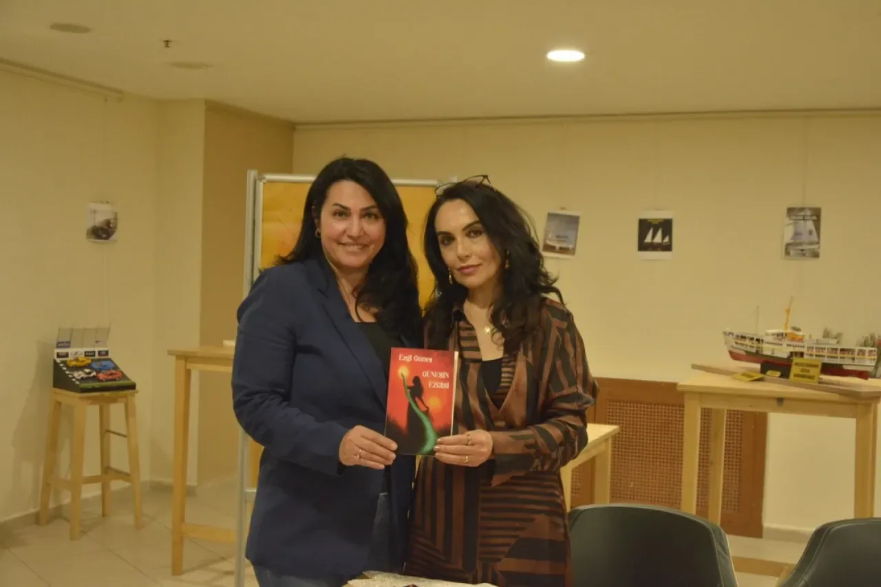 Ezgi Güneş'in "Güneş'in Ezgisi" Kitabı Kartal'da Okurlarıyla Buluştu Ezgi Güneş'in "Güneş'in Ezgisi" Kitabı Kartal'da Okurlarıyla Buluştu