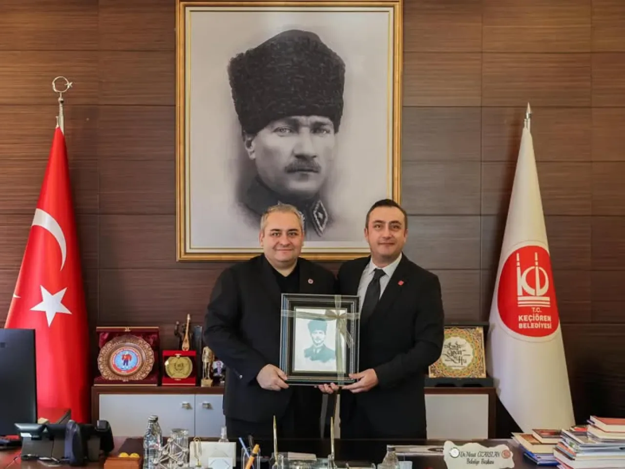 CHP'li Özarslan, Bingöl'ün Yeni Görevinde Başarılar Diledi CHP'li Özarslan, Bingöl'ün Yeni Görevinde Başarılar Diledi